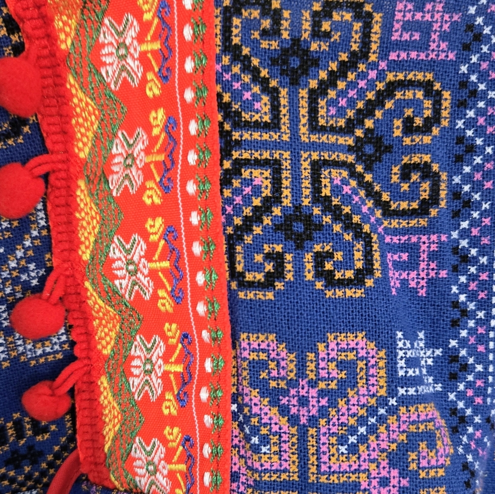 👹VTG Colorful Textile Shirt - Picture 4 of 9